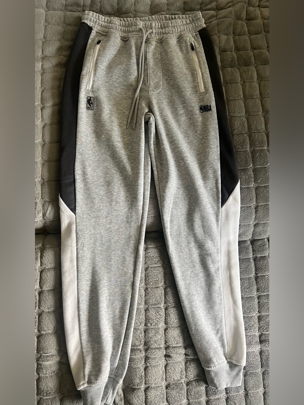 NBA Men's Grey & Black Colorblock Joggers